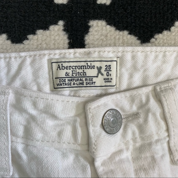 Abercrombie & Fitch White Embroidered Demim Boho Western Mini Skirt Size 0/25 - Picture 4 of 7